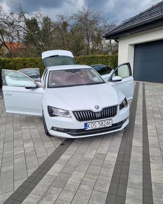 Skoda Superb cena 99500 przebieg: 81000, rok produkcji 2018 z Oświęcim małe 79